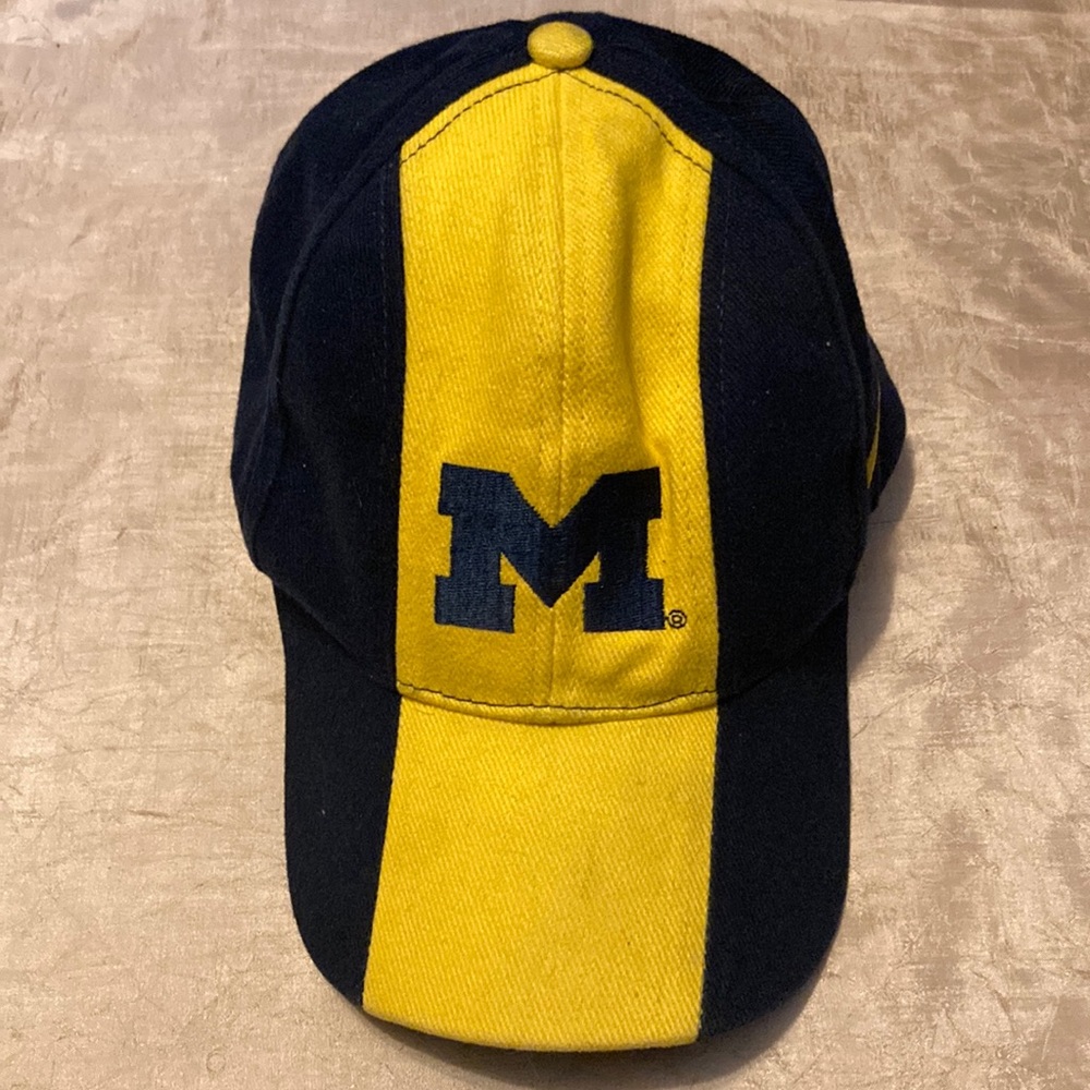 Nike Vintage 90s Michigan University Strapback